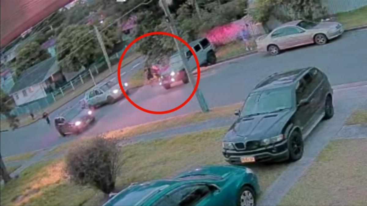Shocking moment parents chase down boy’s alleged kidnappers in Logan